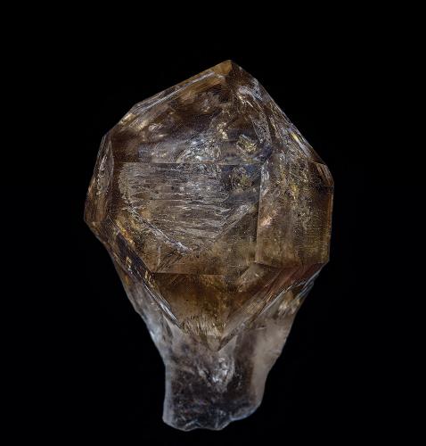 Quartz (variety smoky quartz)<br />Grant Quarry, Greely, Gloucester Township, Carleton County, Ontario, Canada<br />5.0 x 4.0 cm<br /> (Author: am mizunaka)