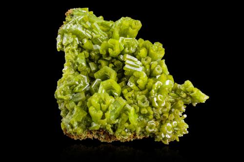 Pyromorphite<br />Daoping Mine, Gongcheng, Guilin Prefecture, Guangxi Zhuang Autonomous Region, China<br />13,5	x	10,0	x	6,0	cm<br /> (Author: MIM Museum)