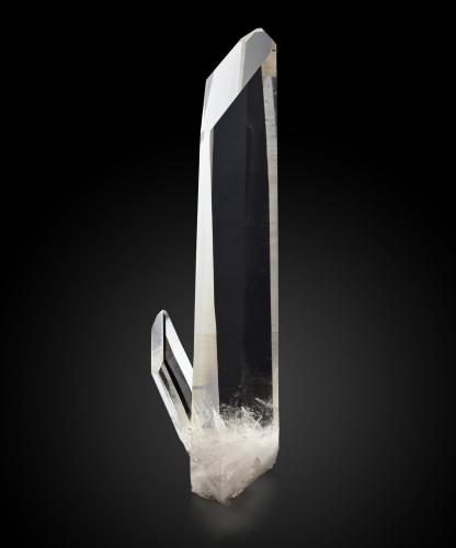 Quartz<br />McEarl Mine, Blue Springs, Garland County, Arkansas, USA<br />12,5	x	12,5	x	23,0	cm<br /> (Author: MIM Museum)