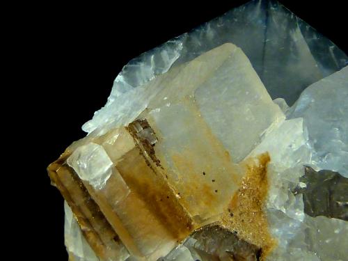 Calcita<br />Canteras de mármol, Estremoz, Distrito Évora, Província Alentejo Central, Región Alentejo, Portugal<br />7,5 x 5 x 8 cm.<br /> (Autor: Felipe Abolafia)