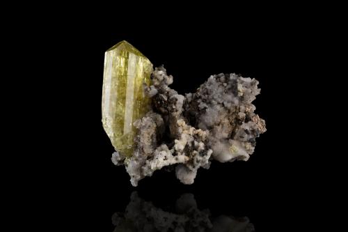 Fluorapatite (Apatite Group)<br />Cerro de Mercado Mine, Cerro de los Remedios, Victoria de Durango, Municipio Durango, Durango, Mexico<br />10,0	x	5,0	x	9,0	cm<br /> (Author: MIM Museum)