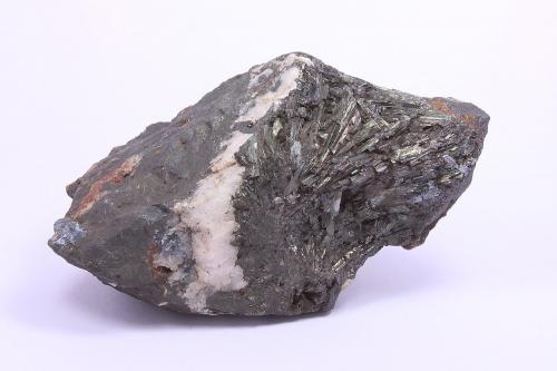 Manganita, Cuarzo, Calcita<br />Taourirt, Taourirt Province, Oriental Region, Morocco<br />10 x 6 x 6 cm<br /> (Autor: Iván Blanco (PDM))