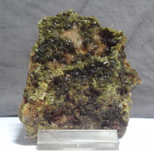 Epidote and Quartz<br />Imilchil area, Anti-Atlas, Er Rachidia Province, Drâa-Tafilalet Region, Morocco<br />9 x 7 x 2cm<br /> (Author: Dave van Bladel)