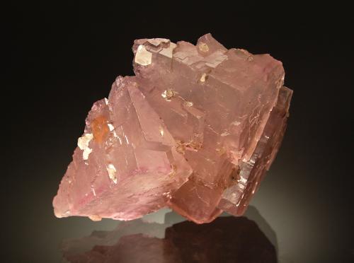 Fluorite<br />Henson Mine, Illinois-Kentucky Fluorspar Mining District, Pope County, Illinois, USA<br />6.0 x 7.5 cm<br /> (Author: crosstimber)
