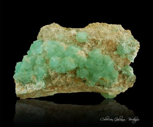 Fluorita<br />Pedrera Berta, Turó de Can Domènech, Serra de Roques Blanques, Sant Cugat del Vallès-El Papiol, Comarca Vallès Occidental / Baix Llobregat, Barcelona, Cataluña / Catalunya, España<br />65 x 47 x 36 mm.<br /> (Autor: Rafael Galiana)