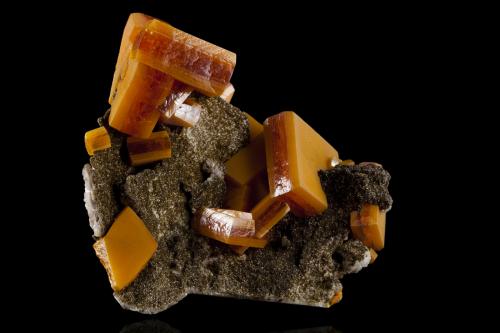 Wulfenite<br />Mina Erupción (Mina Ahumada), Sierra de Los Lamentos, Municipio Ahumada, Chihuahua, México<br />7,5	x	5,0	x	7,0	cm<br /> (Author: MIM Museum)