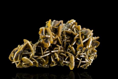 Wulfenite<br />Ojuela Mine, Mapimí, Municipio Mapimí, Durango, Mexico<br />10,0	x	6,5	x	4,5	cm<br /> (Author: MIM Museum)