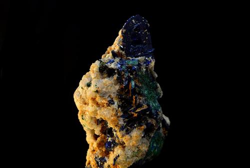 Azurita<br />Mina San Camilo Segundo, Río Guadiato, Santa María de Trassierra, Córdoba, Comarca de Córdoba, Andalucía, España<br />26 x 11 mm<br /> (Autor: Antonio Carmona)