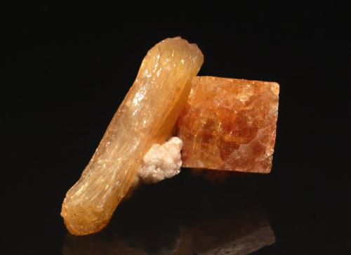 Stilbite (Series) with Chabazite (Series)<br />Wasson Bluff, Bay of Fundy, Parrsboro, Cumberland County, Nova Scotia, Canada<br />Stilbite = 1.6 cm long<br /> (Author: crosstimber)