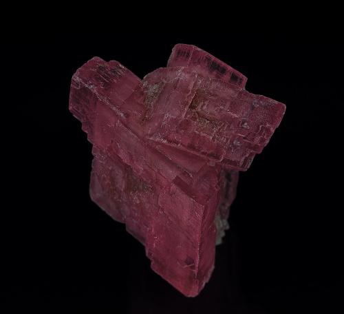 Rhodochrosite, Quartz<br />Mina Huayllapon (Mina Huallapon), Pasto Bueno, Distrito Pampas, Provincia Pallasca, Departamento Ancash, Perú<br />3.5 x 3.7 cm<br /> (Author: am mizunaka)