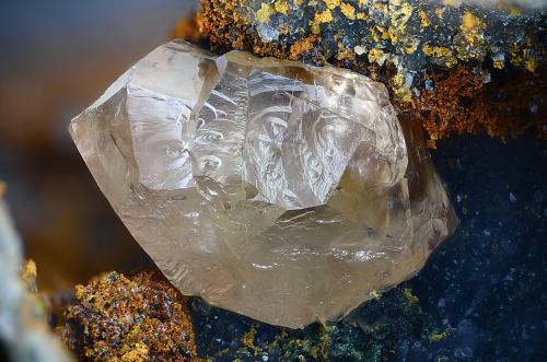 Cerusita<br />Berta Quarry, Can Domènech Hill, Roques Blanques Mountains, Sant Cugat del Vallès-El Papiol, Comarca Vallès Occidental / Baix Llobregat, Barcelona, Catalonia / Catalunya, Spain<br />Campo de visión 5,7 mm<br /> (Autor: Juan Miguel)