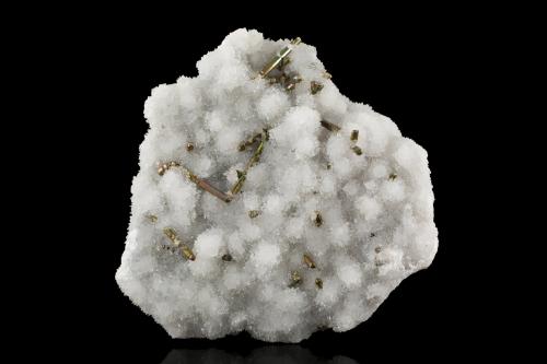 Pyrite with Quartz<br />Chihuahua, México<br />12,0	x	12,0	x	3,5	cm<br /> (Author: MIM Museum)
