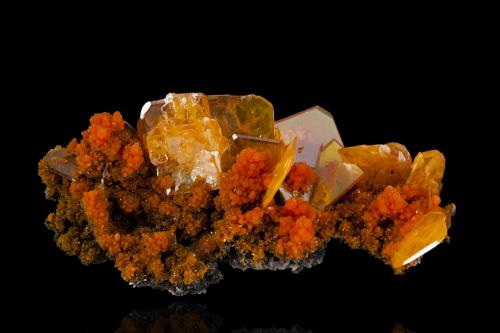 Wulfenite with Mimetite<br />Mina San Francisco, Cerro Prieto, Cucurpe, Municipio Cucurpe, Sonora, México<br />9,0	x	4,5	x	3,5	cm<br /> (Author: MIM Museum)