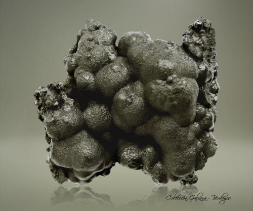 Goethita<br />Grupo Minero Monte de Hierro, Cerro del Hierro, San Nicolás del Puerto-Constantina, Comarca Sierra Norte de Sevilla, Sevilla, Andalucía, España<br />69 x 60 x 29 mm<br /> (Autor: Rafael Galiana)