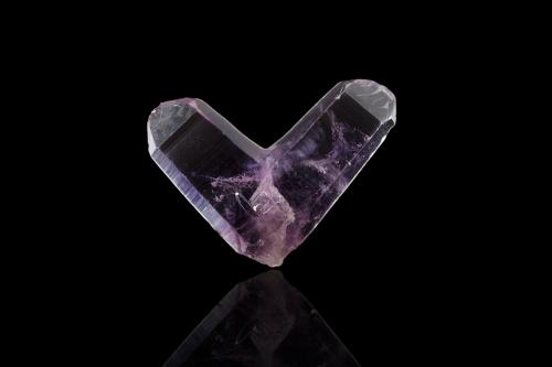 Quartz (variety amethyst)<br />Piedra Parada (Las Vigas), Municipio Tatatila, Veracruz (Veracruz de Ignacio de la Llave), México<br />3,5	x	3,0	x	0,5	cm<br /> (Author: MIM Museum)