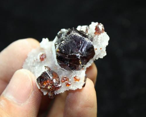 Sphalerite<br />Kangjianwan Mine, Shuikoushan ore field, Changning, Hengyang Prefecture, Hunan Province, China<br />3.7*3*1.4cm<br /> (Author: Xueyan Jin)