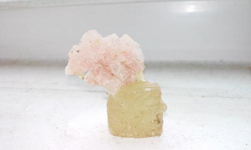 Calcite, Dolomite<br />State Route 1 road cut, Woodbury, Cannon County, Tennessee, USA<br />25 x 32 mm.<br /> (Author: jordanlowe1089)