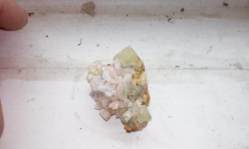 Dolomite, Calcite<br />State Route 1 road cut, Woodbury, Cannon County, Tennessee, USA<br />17 x 33 mm.<br /> (Author: jordanlowe1089)