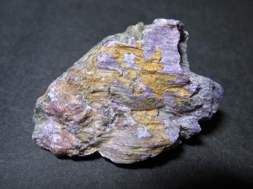 Stichtita<br />Kaapsche Hoop, Barberton, Distrito Ehlanzeni, Provincia Mpumalanga, Sudáfrica<br />4 x 3 cm.<br /> (Autor: prcantos)