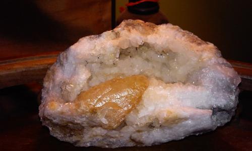 Quartz, Calcite<br />State Route 1 road cut, Woodbury, Cannon County, Tennessee, USA<br />Calcite 45x30mm. Geode 412x3in.<br /> (Author: jordanlowe1089)