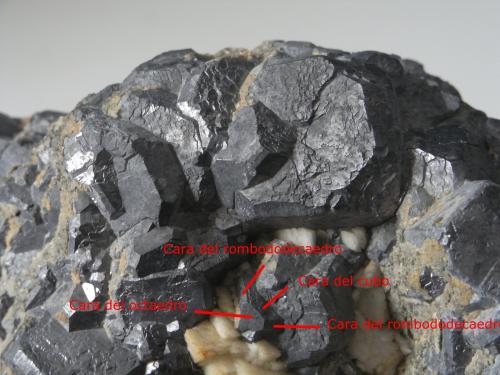 Galena y dolomita<br />El Cobre vein, El Cobre-Igualdad-Matacabras group of mines, Matacabras-Dehesa de las Yeguas, Bailén-Guarromán-Linares, Comarca Sierra Morena, Jaén, Andalusia, Spain<br />16 x 8 x 6 cm<br /> (Autor: Antonio Alcaide)