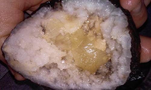 Calcite,quartz<br />State Route 1 road cut, Woodbury, Cannon County, Tennessee, USA<br />3x3 1/2 in<br /> (Author: jordanlowe1089)