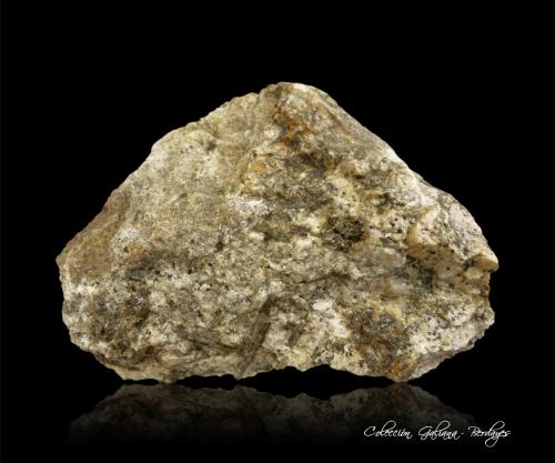 Prismatina<br />Granulite outcrop, Waldheim, Döbeln, Leipzig, Saxony/Sachsen, Germany<br />97 x 70 x 35 mm.<br /> (Autor: Rafael Galiana)