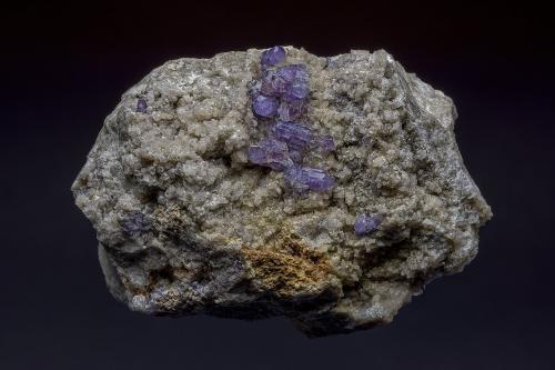 Fluorapatite, Quartz<br />Mina King Lithia, Greyhound Gulch, Keystone, Distrito Keystone, Condado Pennington, South Dakota, USA<br />6.2 x 5.9 cm<br /> (Author: am mizunaka)