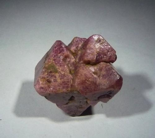 Espinela.<br />Luc Yen, Provincia Yenbai, Vietnam<br />30x20 mm.<br /> (Autor: Jesus Franquesa Baucells)