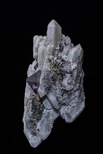 Quartz, Fluorite, Pyrite, Sphalerite<br />Nikolaevski Mine, Dalnegorsk, Dalnegorsk Urban District, Primorsky Krai, Far-Eastern Region, Russia<br />15.0 x 7.5 cm<br /> (Author: am mizunaka)