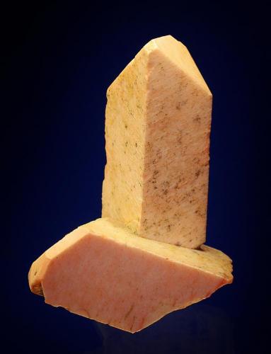 Microcline<br />Baveno, Maggiore Lake, Verbano-Cusio-Ossola Province, Piedmont (Piemonte), Italy<br />48 mm<br /> (Author: Gerhard Brandstetter)