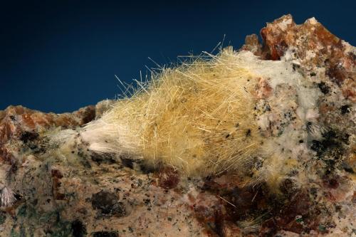 Dawsonite<br />Terlano (Terlan), Bolzano Province, Trentino-Alto Adige (Trentino-Südtirol), Italy<br />FOV 4 cm<br /> (Author: Gerhard Brandstetter)