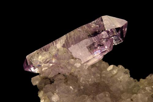 Quartz (variety amethyst)<br />Osilo, Sassari Province, Sardinia/Sardegna, Italy<br />Crystal size 17 mm<br /> (Author: Gerhard Brandstetter)