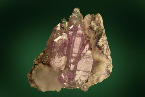 Quartz (variety amethyst)<br />Osilo, Sassari Province, Sardinia/Sardegna, Italy<br />27 mm<br /> (Author: Gerhard Brandstetter)
