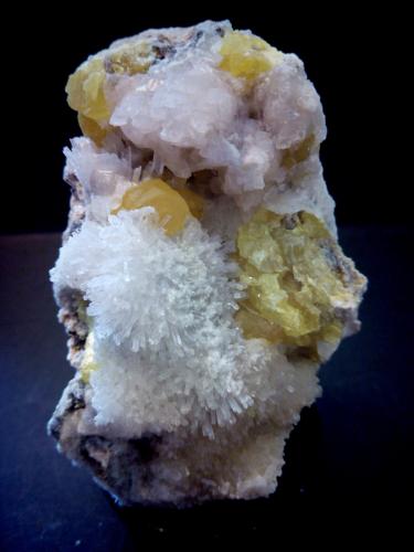 Azufre con Celestina<br />Cianciana Mines, Cianciana, Agrigento (Girgenti) Province, Sicily, Italy<br />7x4 cms<br /> (Autor: antoniopedro)
