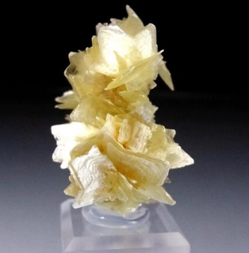 Moscovita<br />Jenipapo District, Itinga, Vale do Jequitinhonha, Minas Gerais, Brazil<br />5,5 x 3,5 x 3 cm<br /> (Autor: Antonio Alcaide)