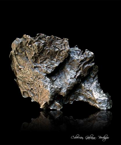 Hierro [Iron]<br />Cordillera Sikhote-Alin, Extremo Oriente ruso, Rusia<br />92 x 56 x 19 mm.<br /> (Autor: Rafael Galiana)