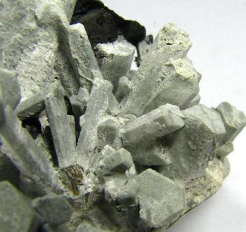 Nefelina y Schorlomita<br />Jebel Bou Agrao, Tamazeght Complex, High Atlas, Midelt Province, Drâa-Tafilalet Region, Morocco<br />9 x 6,6 x 5 cm<br /> (Autor: Antonio Alcaide)