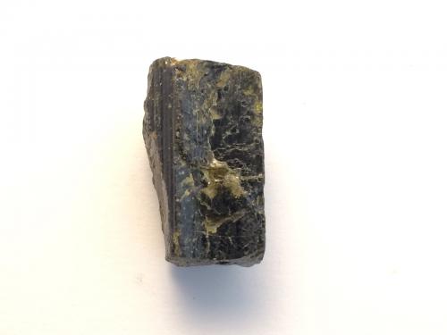 Epidota<br />Capelinha, Vale do Jequitinhonha, Minas Gerais, Brasil<br />4 x 2,7 x 2 cm<br /> (Autor: Raul S. Llorente)