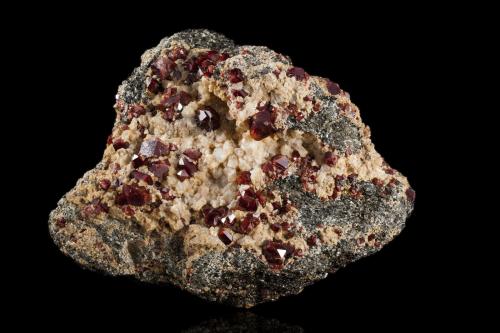 Zircon<br />Astor Valley, Astor District, Gilgit-Baltistan (Northern Areas), Pakistan<br />20,0	x	16,0	x	10,0	cm<br /> (Author: MIM Museum)