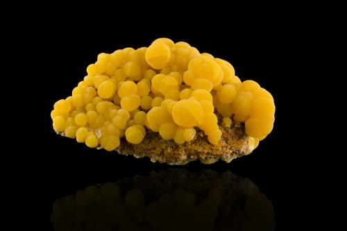 Mimetite<br />San Pedro Corralitos, Municipio Casas Grandes, Chihuahua, Mexico<br />9,0	x	6,0	x	4,0	cm<br /> (Author: MIM Museum)
