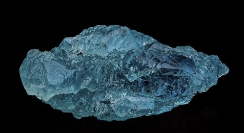Beryl (variety aquamarine)<br />Pedra Azul (Fortaleza), Vale do Jequitinhonha, Minas Gerais, Brazil<br />6.1 x 3.1 cm<br /> (Author: am mizunaka)