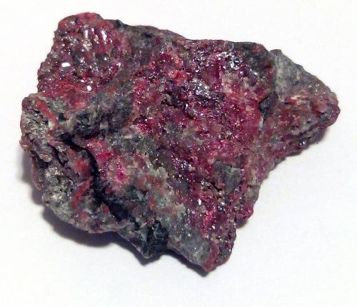 Cinabrio<br />Distrito Minero de Almadén, Almadén, Comarca Valle de Alcudia, Ciudad Real, Castilla-La Mancha, Spain<br />2x2 cms<br /> (Autor: antoniopedro)