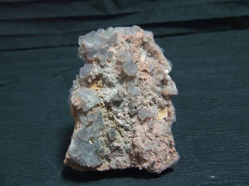 Fluorita<br />Corta La Sirena, Zona minera de La Collada, La Collada, Siero, Comarca Oviedo, Principado de Asturias (Asturias), España<br />80x58mm<br /> (Autor: joaquin gar)
