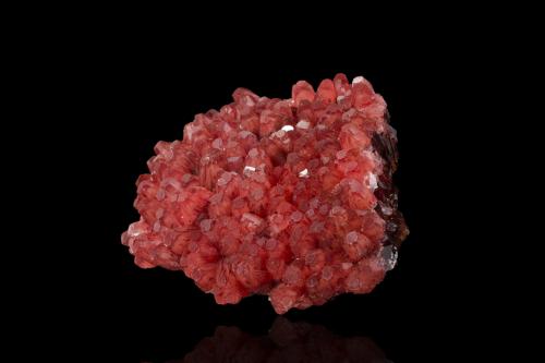 Rhodochrosite<br />Zona minera N'Chwaning, Kuruman, Kalahari manganese field (KMF), Provincia Septentrional del Cabo, Sudáfrica<br />9,0	x	8,0	x	4,5	cm<br /> (Author: MIM Museum)