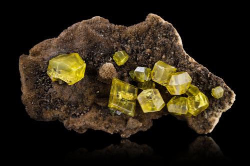 Sulfur<br />Agrigento (Girgenti) Province, Sicily, Italy<br />28,0	x	17,0	x	11,0	cm<br /> (Author: MIM Museum)