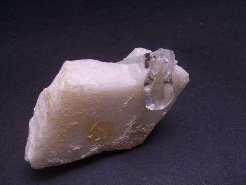Berilo (variedad aguamarina)<br />Bulochi (Balochi), Astor Valley, Astor District, Gilgit-Baltistan (Northern Areas), Pakistan<br />5,5 x 4,5 x 2,5 cm<br /> (Autor: Antonio Alcaide)