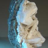Estilbita-Ca [Stilbite-Ca]<br />Distrito Pune (Distrito Poonah), Maharashtra, India<br />8 x 5 cm.<br /> (Autor: Felipe Abolafia)