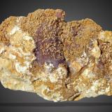 Fluorita y calcita<br />Cantera Casablanca, Lloma Alta, Les Boqueres, San Vicente del Raspeig/Sant Vicent del Raspeig, Comarca Campo de Alicante, Alicante / Alacant, Comunidad Valenciana / Comunitat Valenciana, España<br />24cm x 13cm<br /> (Autor: srm13151)