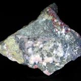 Picrofarmacolita [Picropharmacolite]<br />Mina Bou Azzer, Distrito minero Bou Azzer, Provincia Ouarzazate, Región Drâa-Tafilalet, Marruecos<br />8 x 6 cm.<br /> (Autor: Antonio P. López)